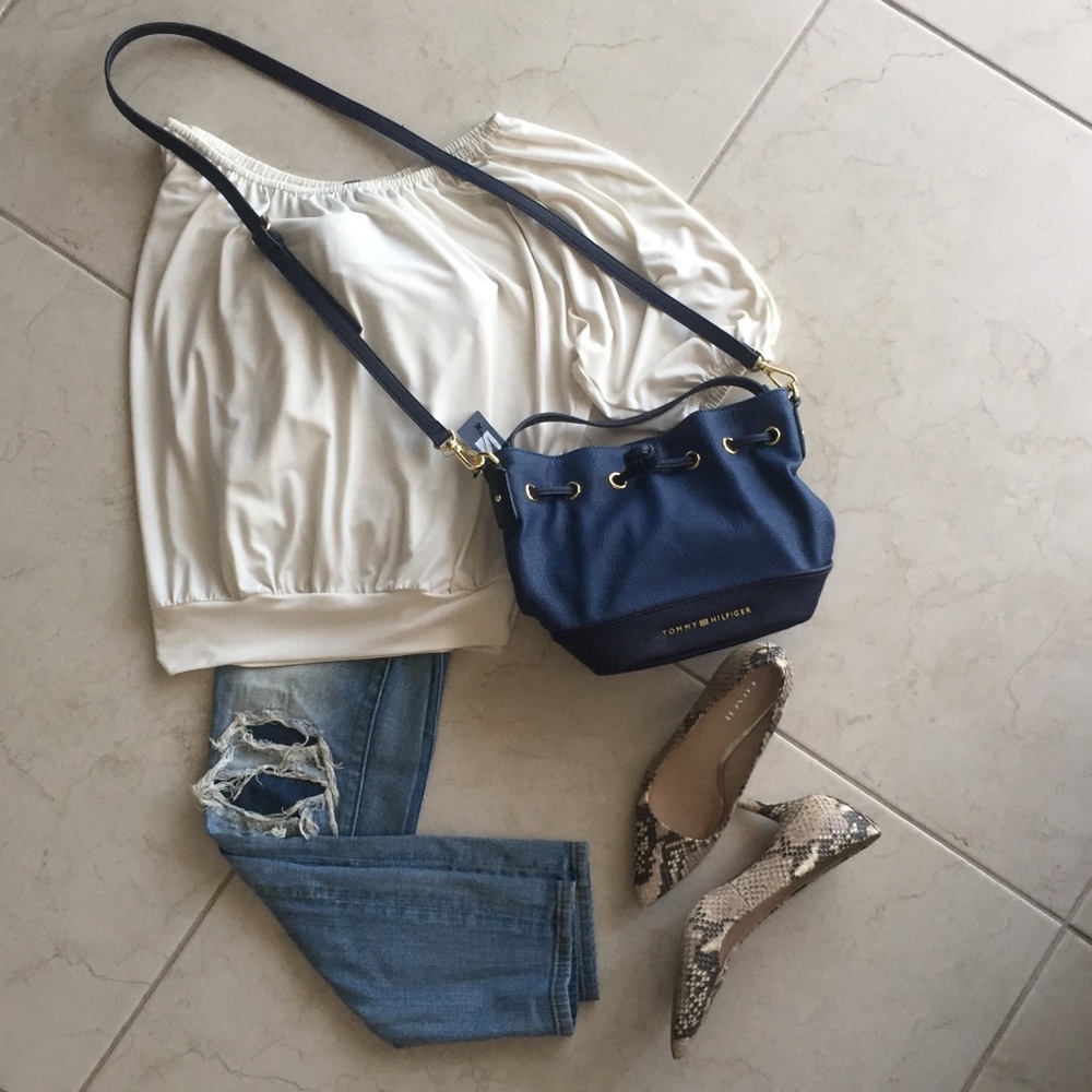 Tommy Hilfiger shoulder bag.